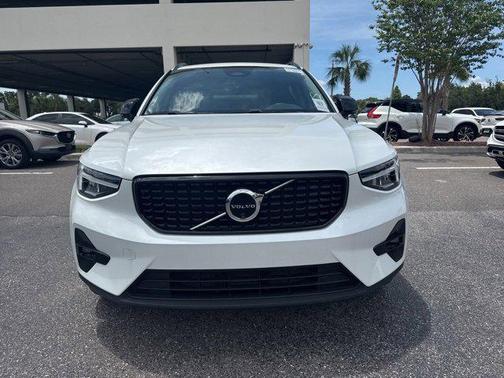 2024 Volvo XC40 B5 Plus Dark Theme