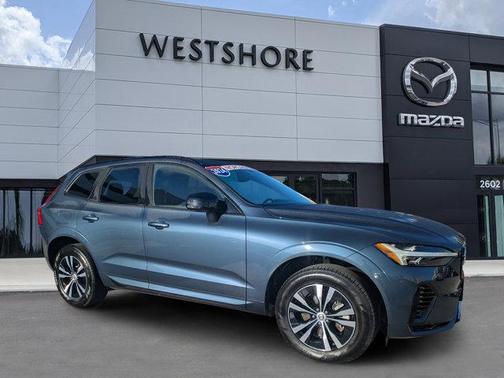 2024 Volvo XC60 Recharge Plug-In Hybrid T8 Core Dark Theme