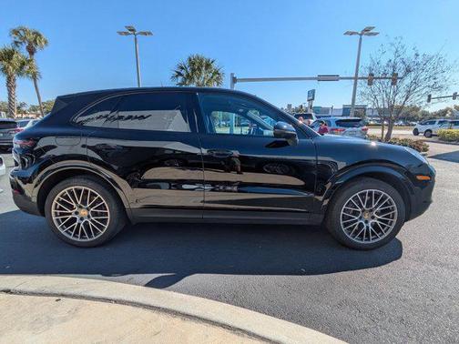 2022 Porsche Cayenne Platinum Edition