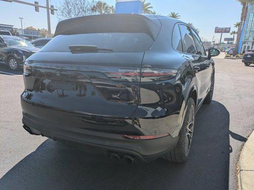 2022 Porsche Cayenne Platinum Edition