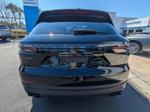 2022 Porsche Cayenne Platinum Edition