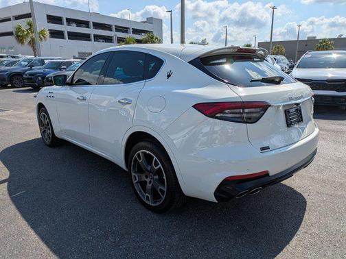 2022 Maserati Levante Modena