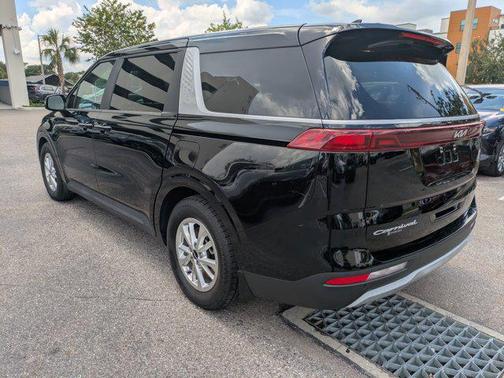 2022 Kia Carnival LXS