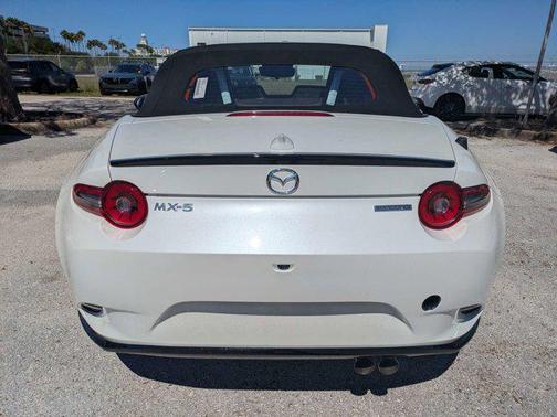 Snowflake White Pearl Mica 2026 Mazda MX-5 Miata Club