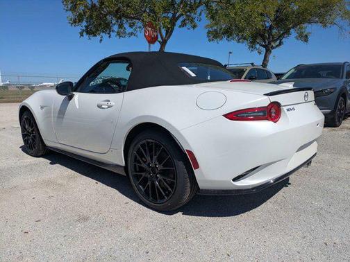 Snowflake White Pearl Mica 2026 Mazda MX-5 Miata Club