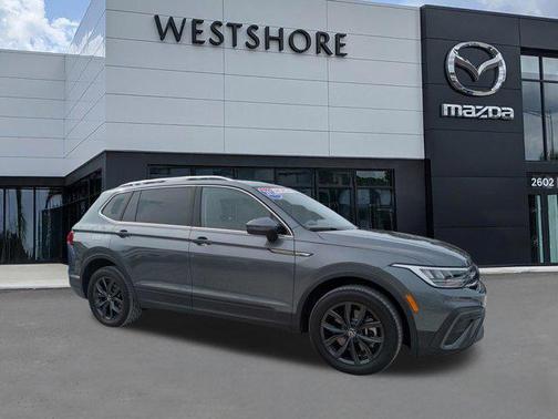 Platinum Gray Metallic 2024 Volkswagen Tiguan 2.0T SE