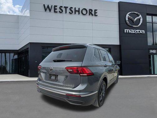 Platinum Gray Metallic 2024 Volkswagen Tiguan 2.0T SE