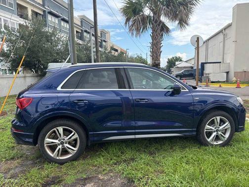 2024 Audi Q3 Premium 45 TFSI S line quattro Tiptronic