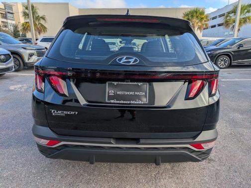 2023 Hyundai TUCSON SE