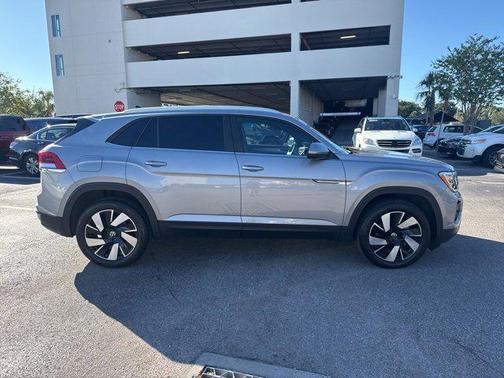 2024 Volkswagen Atlas Cross Sport 2.0T SE w/Technology