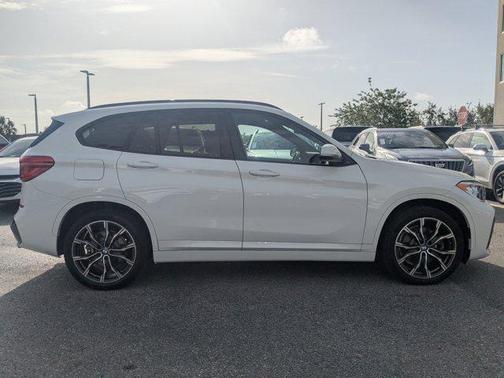 2022 BMW X1 sDrive28i