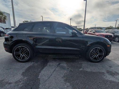 2021 Porsche Macan Base