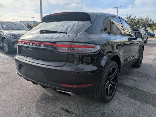 2021 Porsche Macan Base