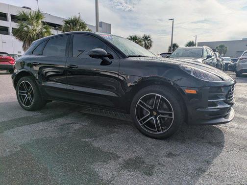2021 Porsche Macan Base