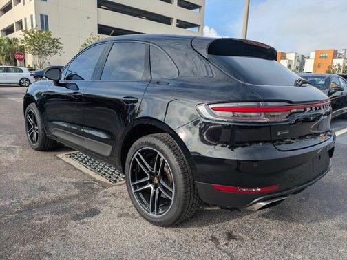 2021 Porsche Macan Base