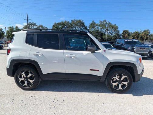 Alpine White Clearcoat 2019 Jeep Renegade Trailhawk