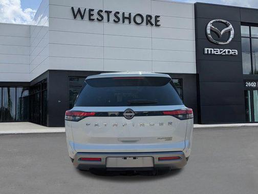 2024 Nissan Pathfinder Platinum