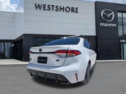 Ice Cap 2024 Toyota Corolla SE