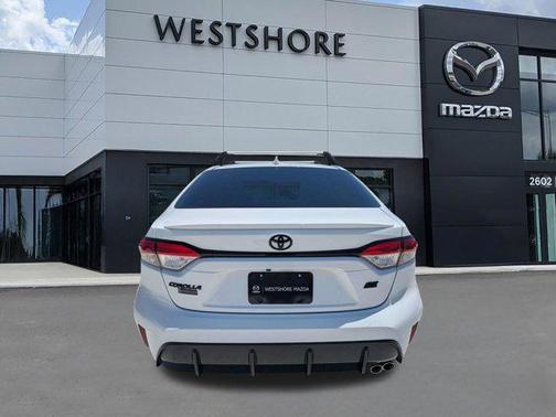 Ice Cap 2024 Toyota Corolla SE