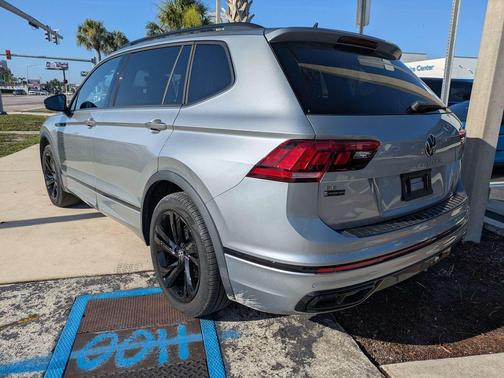 Silver Metallic 2023 Volkswagen Tiguan 2.0T SE R-Line Black