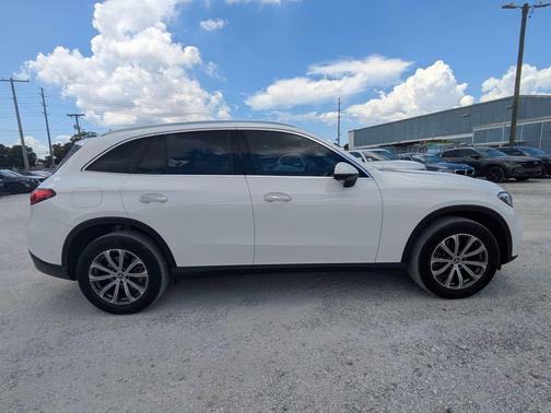 Polar White 2023 Mercedes-Benz GLC 300 Base