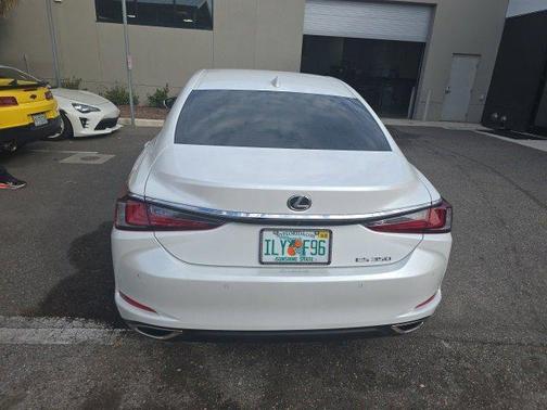 2023 Lexus ES 350 Base