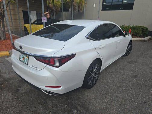 2023 Lexus ES 350 Base