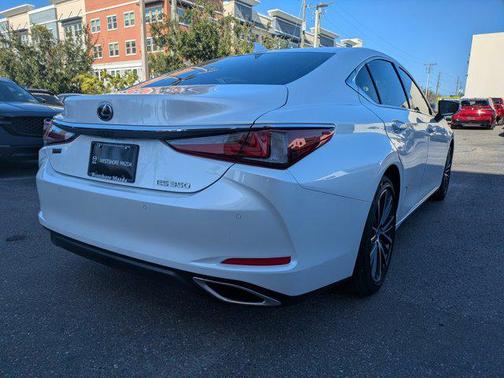 2023 Lexus ES 350 Base