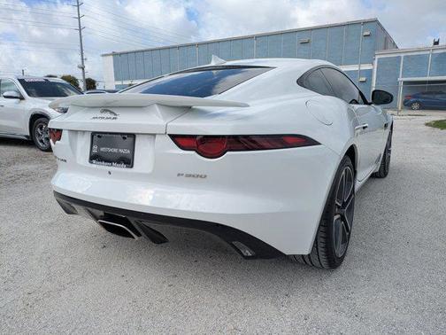 2019 Jaguar F-TYPE P300