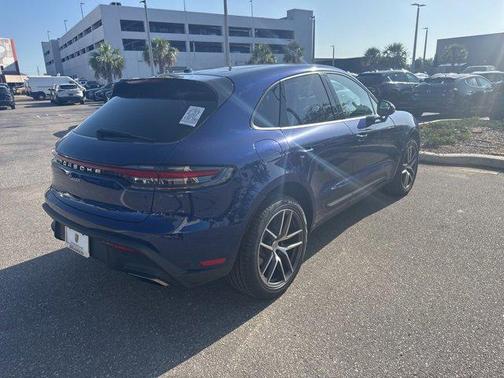 2022 Porsche Macan Base