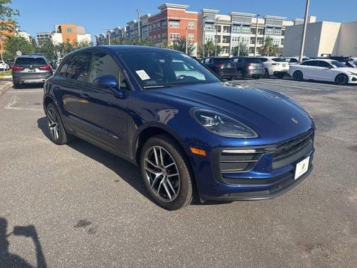 2022 Porsche Macan Base