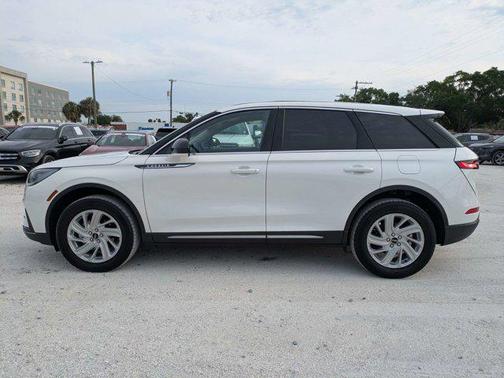 Pristine White Metallic Tri-Coat 2025 Lincoln Corsair Premiere