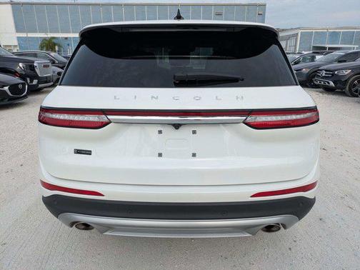 Pristine White Metallic Tri-Coat 2025 Lincoln Corsair Premiere