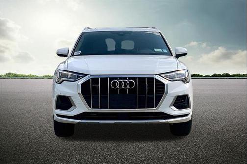 2022 Audi Q3 Premium Plus 40 TFSI quattro Tiptronic