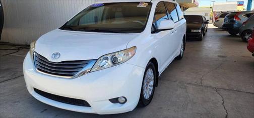 2011 Toyota Sienna XLE