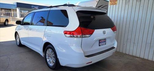 2011 Toyota Sienna XLE