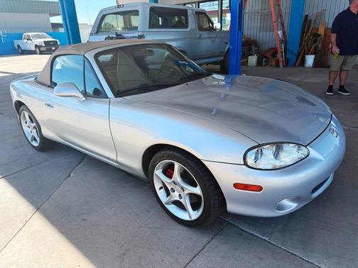 2002 Mazda MX-5 Miata LS