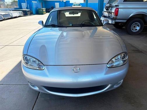 2002 Mazda MX-5 Miata LS