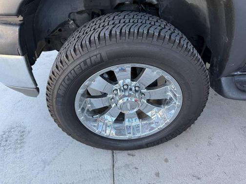 2004 Chevrolet Suburban 2500 LT