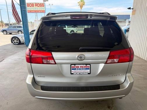 Silver Shadow Pearl 2005 Toyota Sienna LE