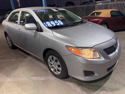 Classic Silver Metallic 2009 Toyota Corolla LE