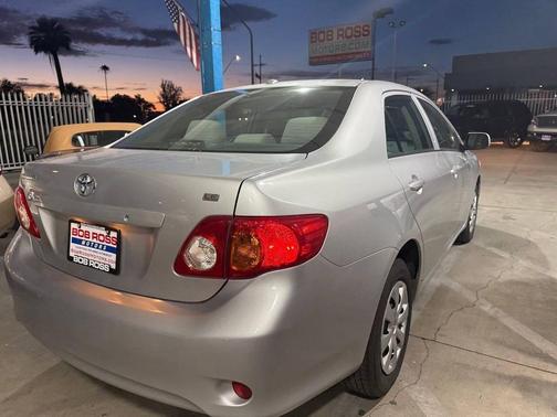 Classic Silver Metallic 2009 Toyota Corolla LE
