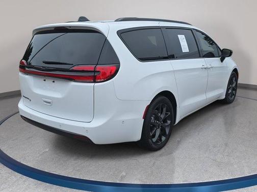 Bright White Clearcoat 2024 Chrysler Pacifica Touring-L
