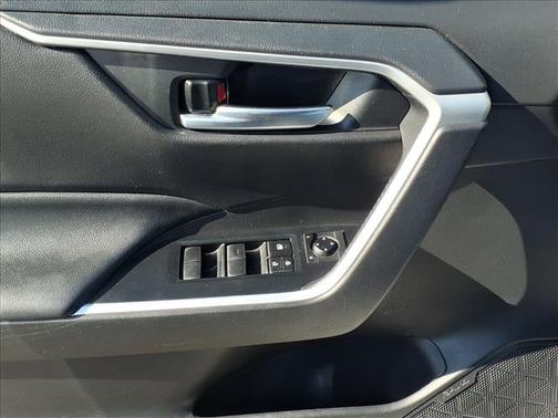 Super White 2020 Toyota RAV4 XLE