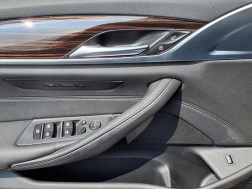 2019 BMW 530 530i