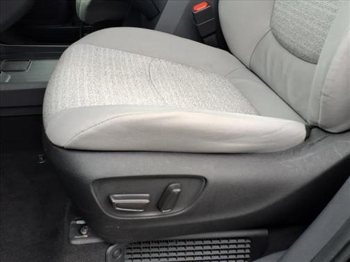 2022 Toyota Sienna LE