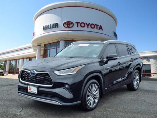 2021 Toyota Highlander Hybrid Platinum