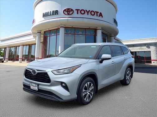 Celestial Silver Metallic 2020 Toyota Highlander XLE