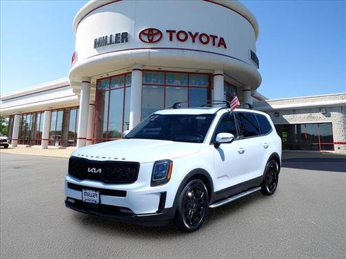 Glacial White Pearl 2022 Kia Telluride SX