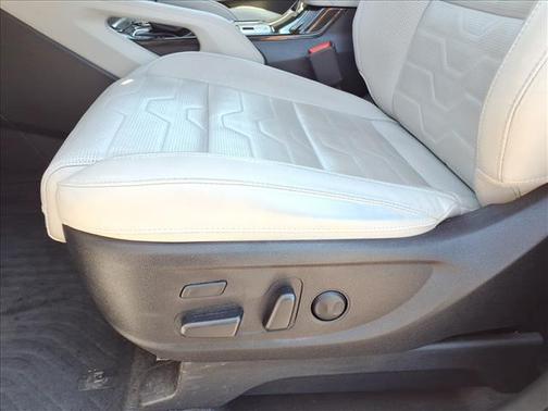 Glacial White Pearl 2022 Kia Telluride SX